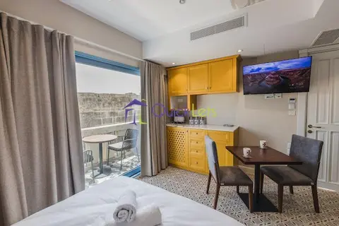 8 bedroom Townhouse to rent in Zebbug