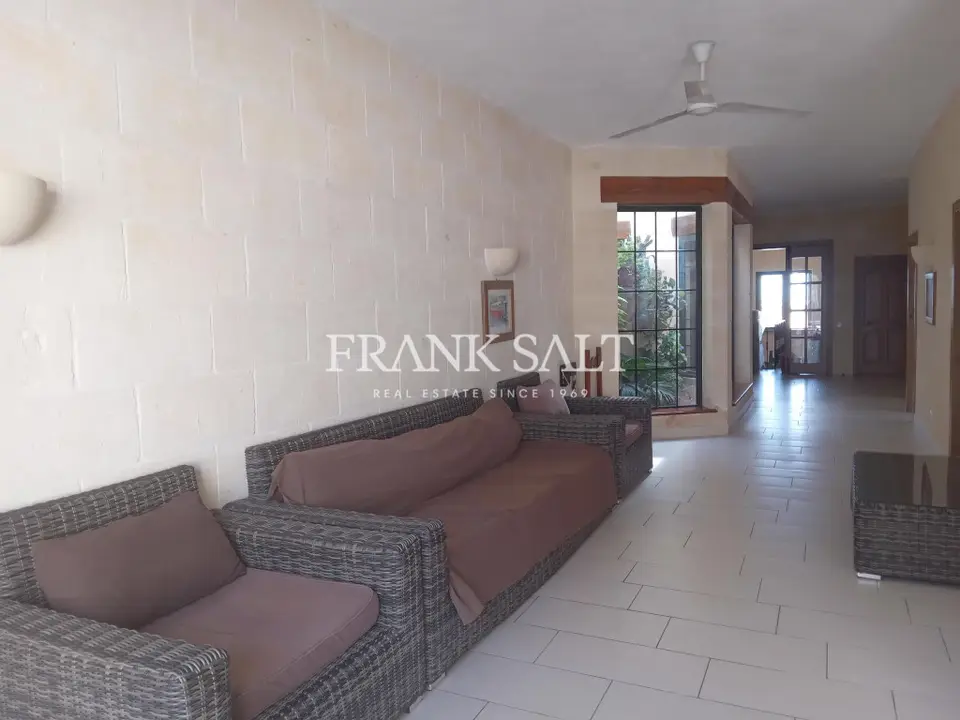 Sannat, Furnished Farmhouse