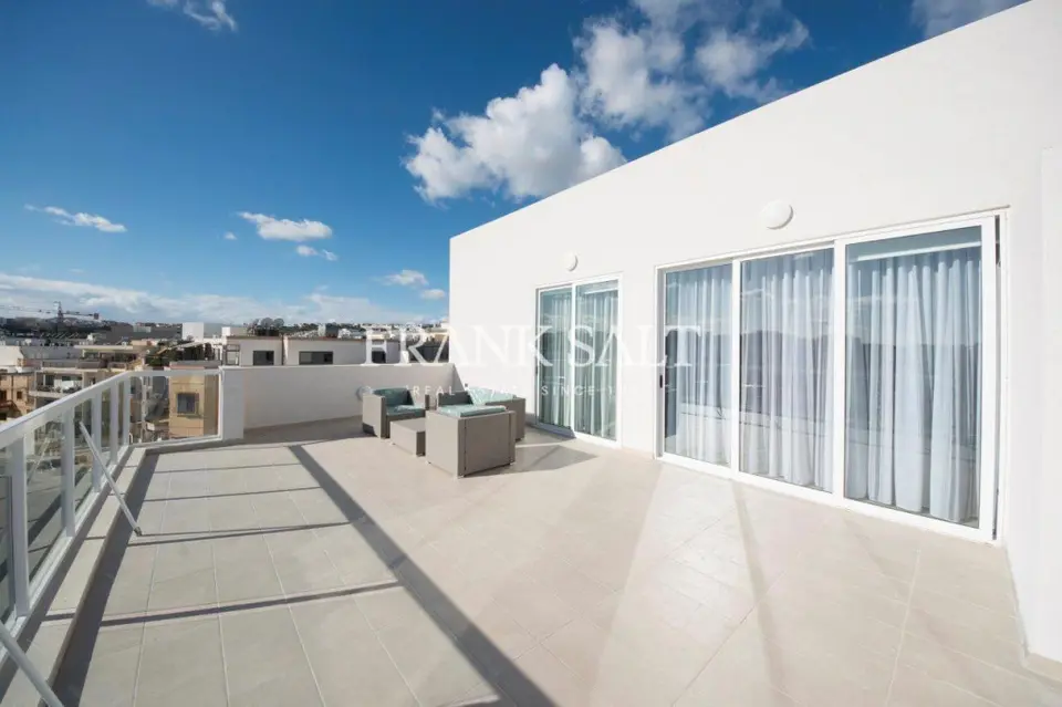 Swieqi, Furnished Penthouse