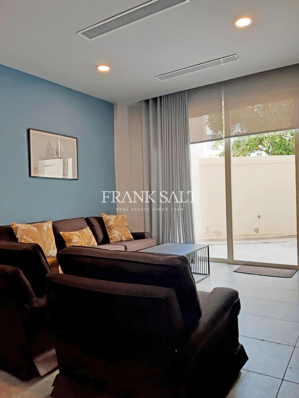 St Julians, Maisonette