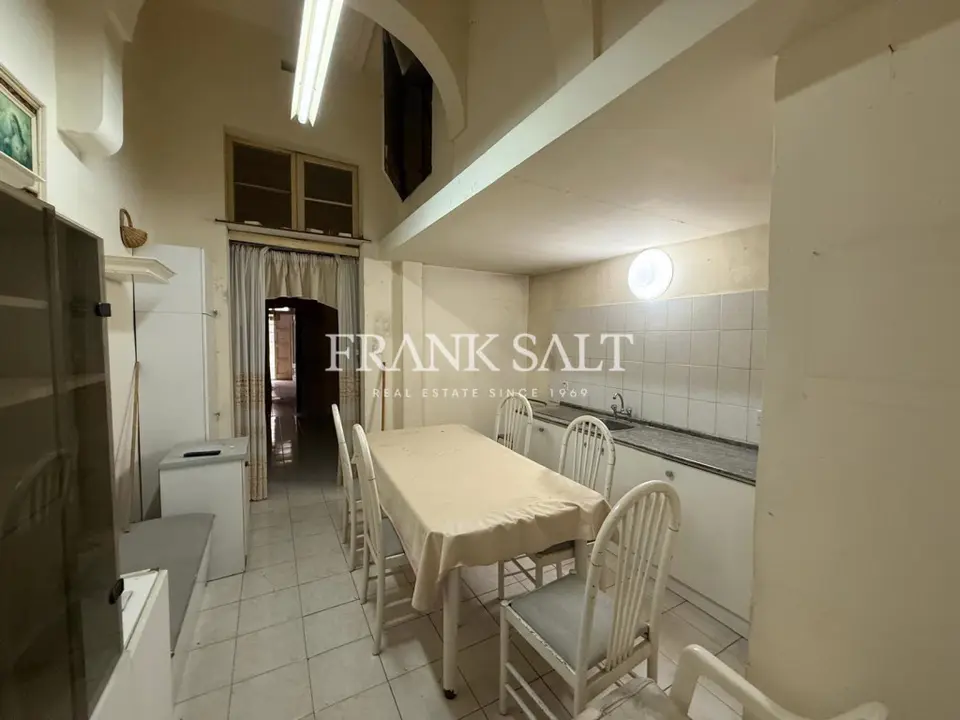 Victoria Unconverted Townhouse