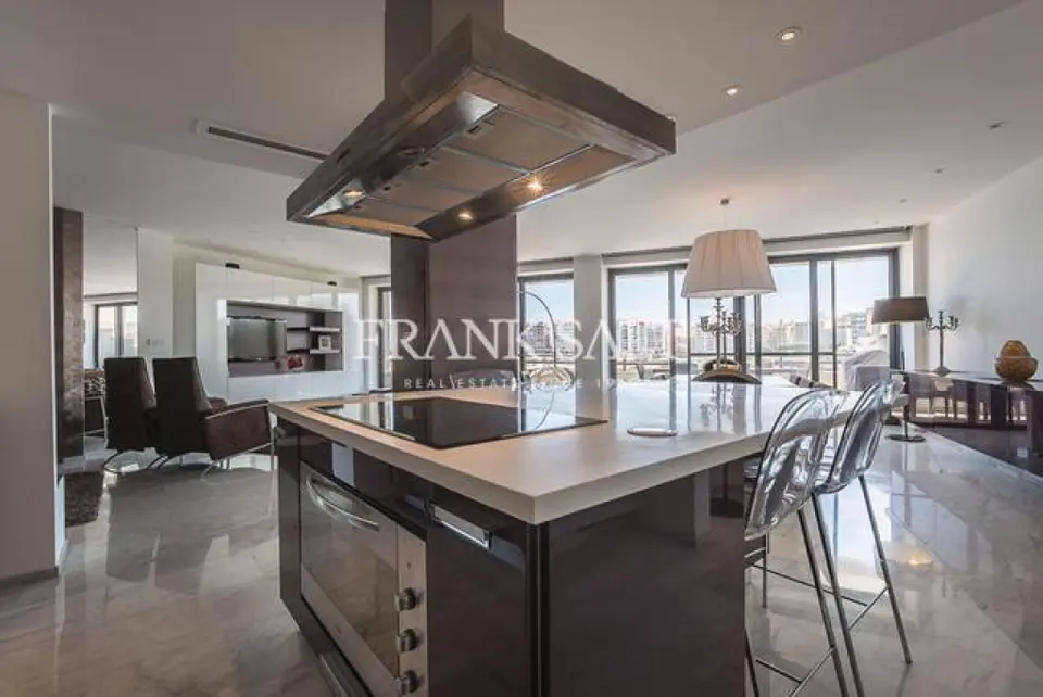 St Julians, Apartment