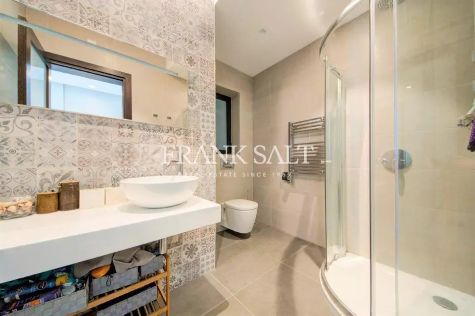 Pendergardens, Furnished Penthouse