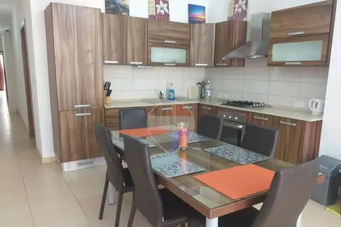 2 Bedroom Apartment For Sale in Marsascala