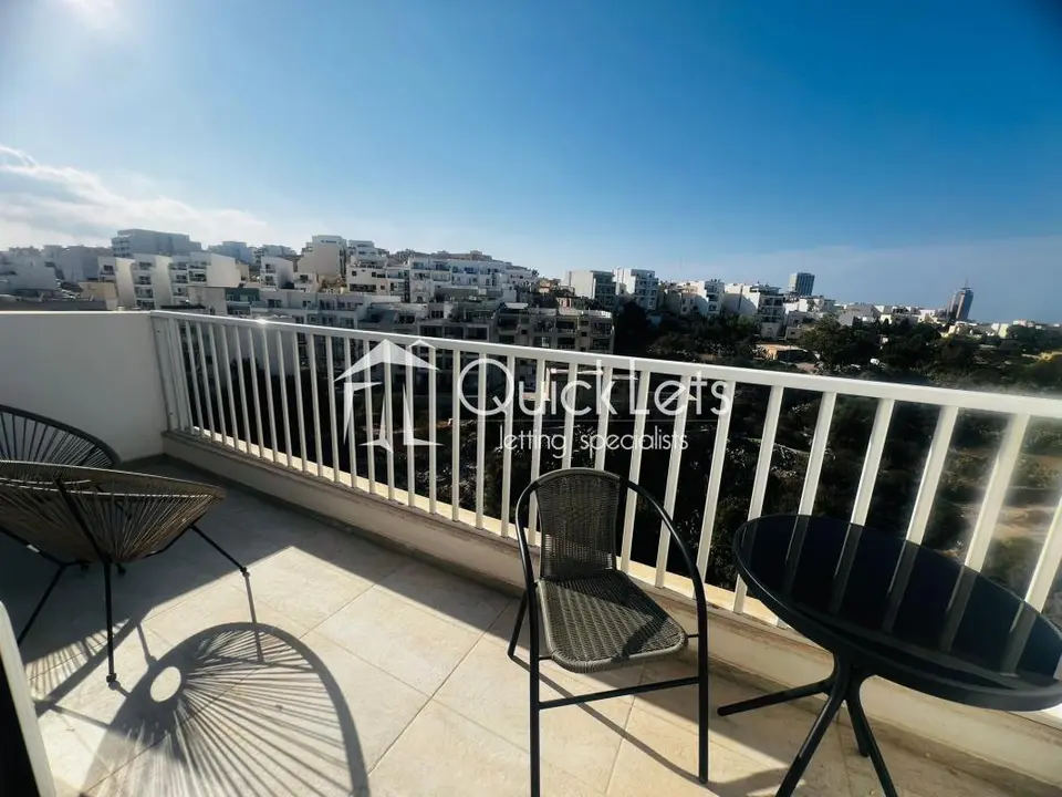 2 bedroom Penthouse to rent in St. Julians