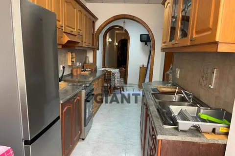 2 Bedroom Maisonette For Sale in Birkirkara