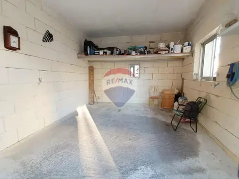Garage (Residential) for sale in Fgura