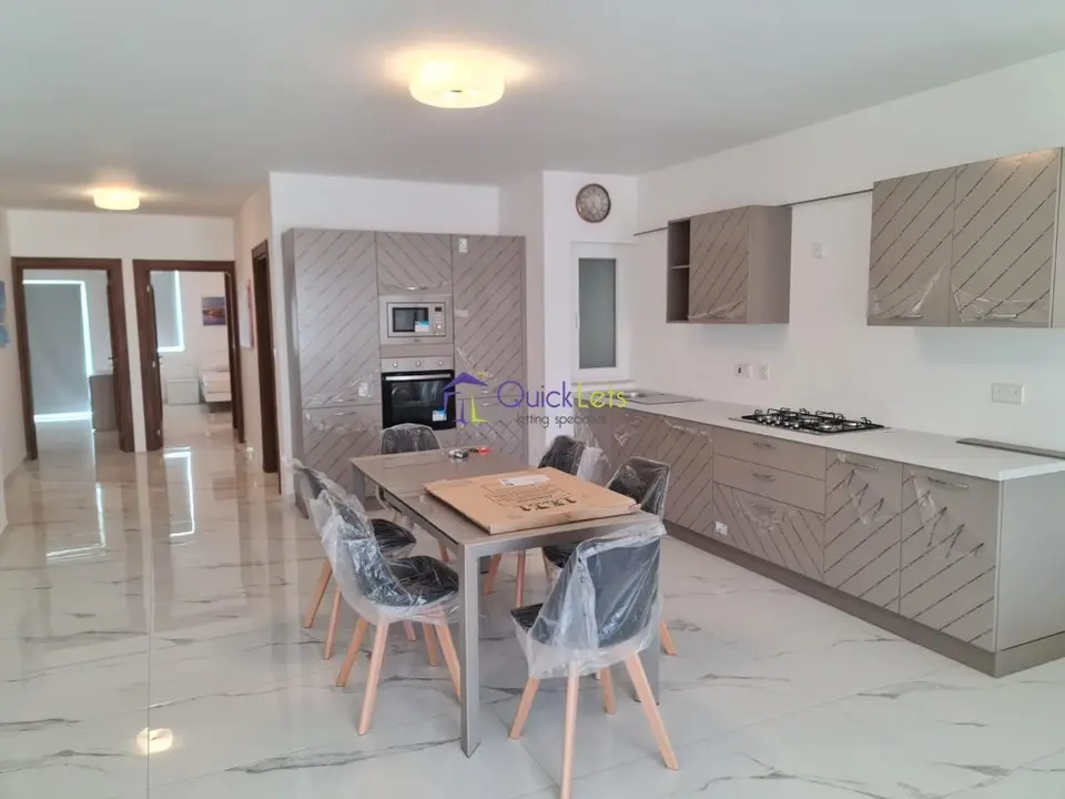 2 bedroom Apartment to rent in Bugibba