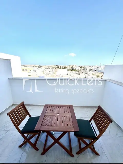 2 bedroom Penthouse to rent in Msida