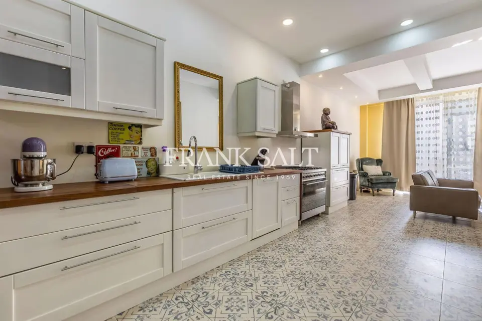 St Julians, Townhouse