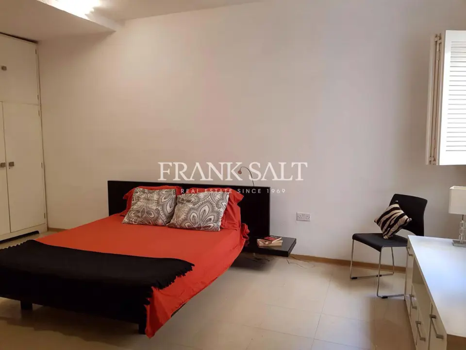 St Julians, Maisonette