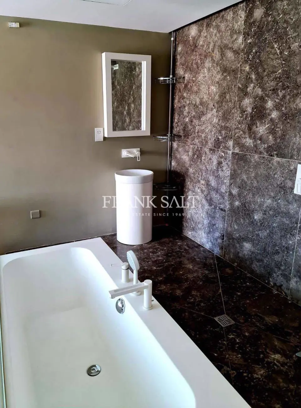 Tigne Point, Apartment