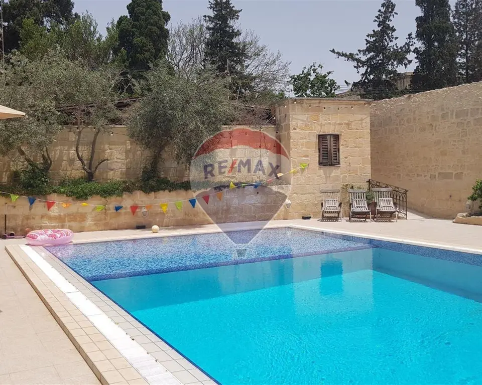 3 bedroom Villa Detached to rent in Attard