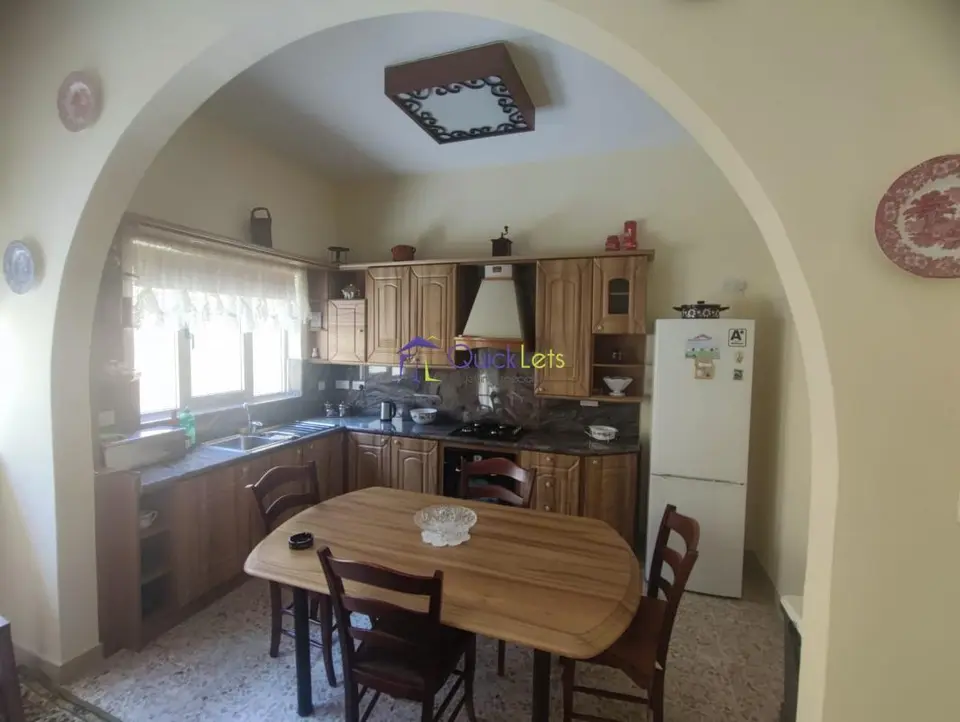 4 bedroom Terraced House to rent in Mosta