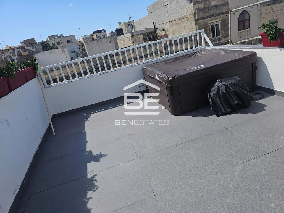 4 bedroom Townhouse for sale in Paola