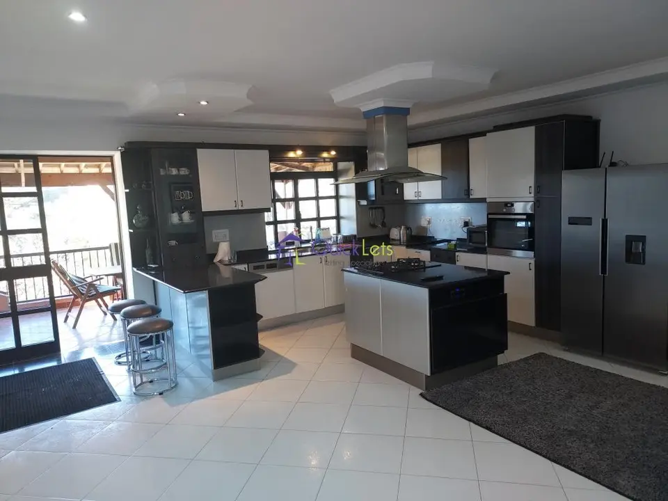 3 bedroom Semi Detached Villa to rent in Pembroke