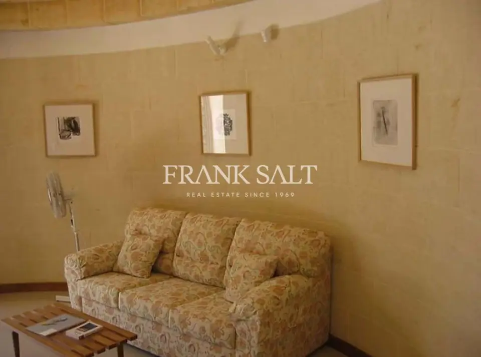 Xewkija, Furnished Bungalow