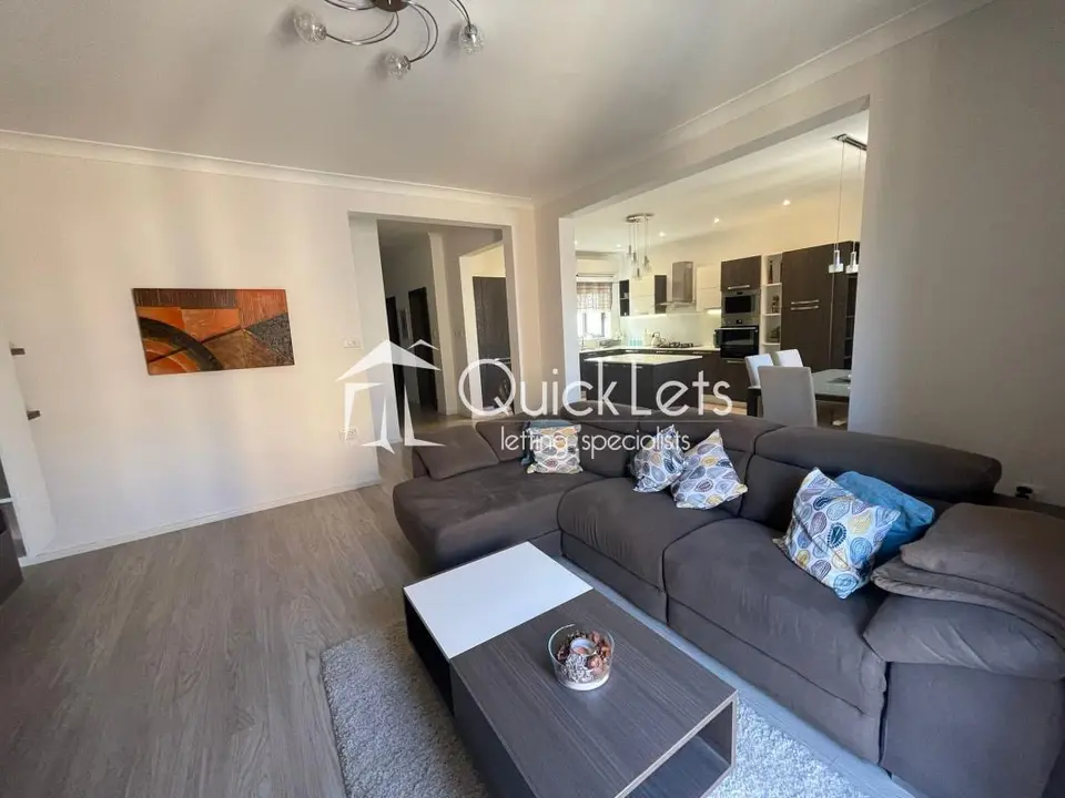 3 bedroom Apartment to rent in Pembroke
