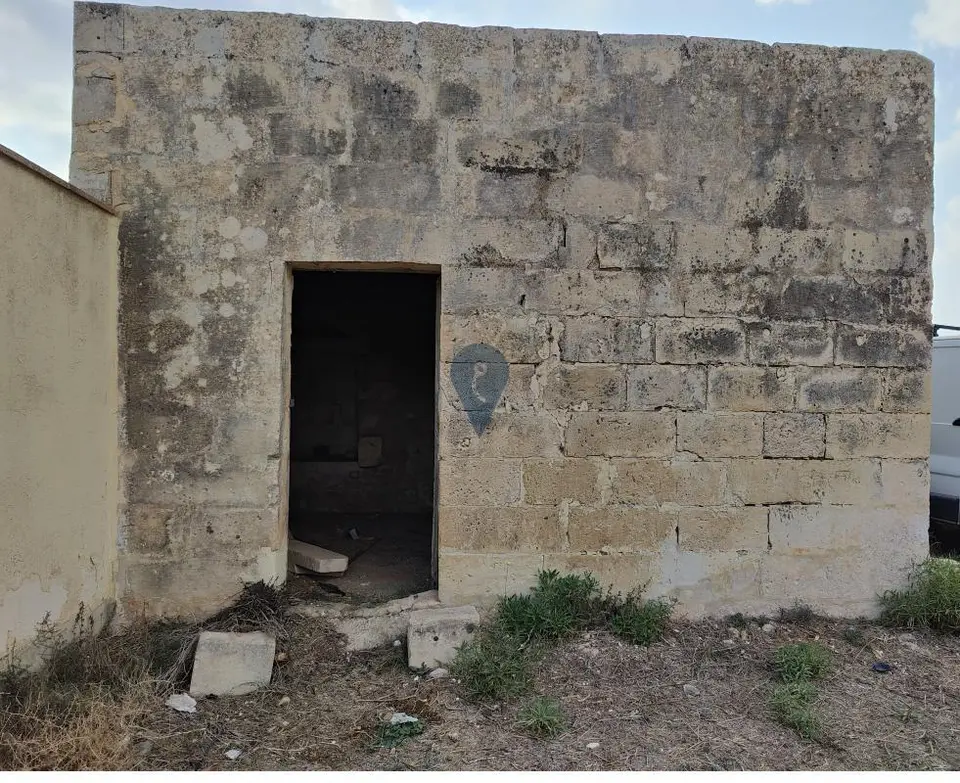 Field for sale in Dingli