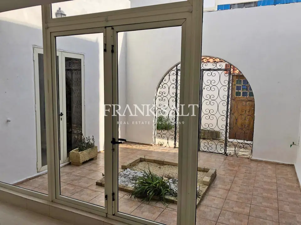 Bahar ic-Caghaq, Finished Detached Villa