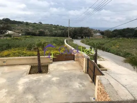 3 bedroom Farmhouse to rent in Dingli