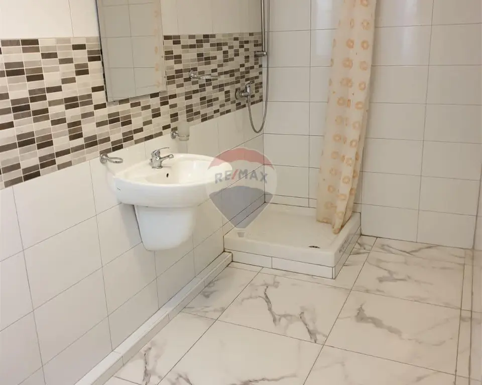 2 bedroom Apartment to rent in Bugibba