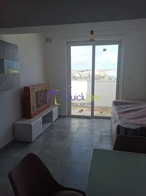 3 bedroom Penthouse to rent in Hamrun