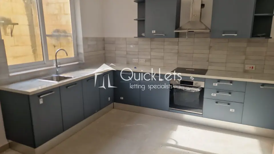 5 bedroom Maisonette to rent in Birkirkara