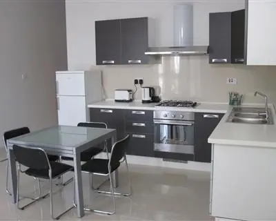 2 bedroom Maisonette to rent in Swatar