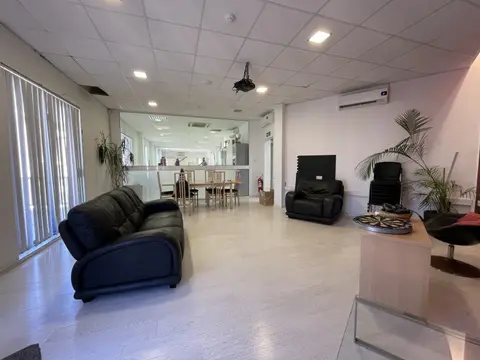 Office to rent in Sliema
