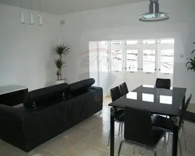 2 bedroom Apartment to rent in St Julian's