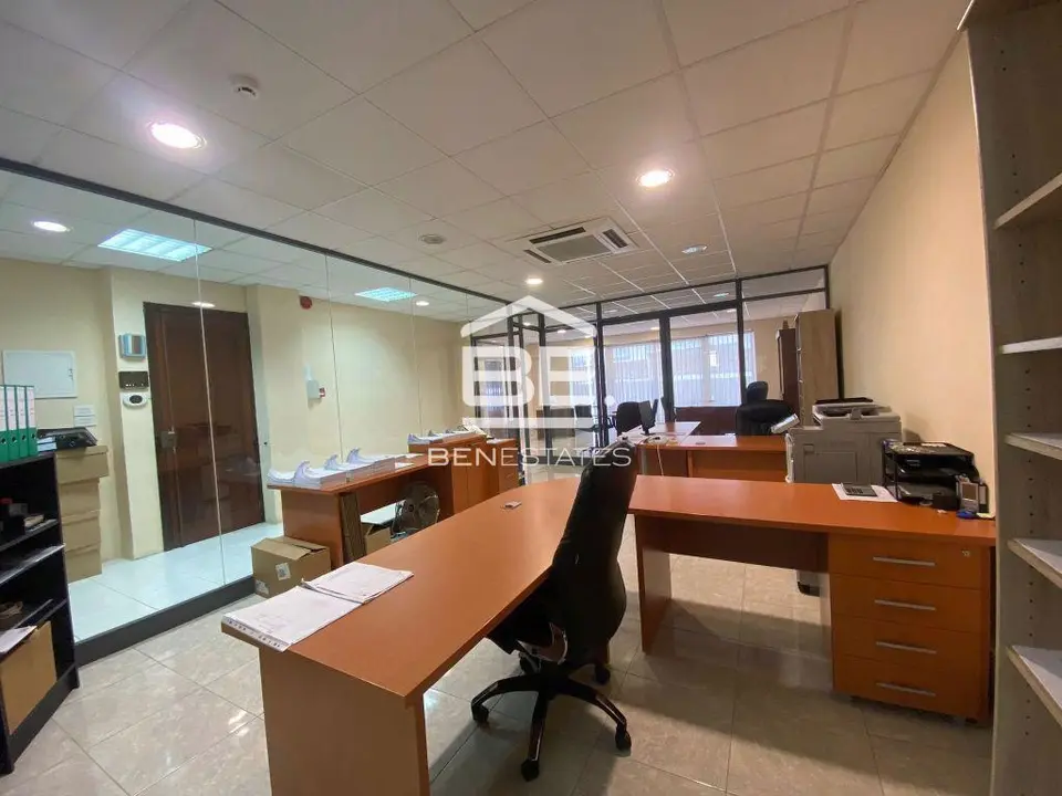 Commercial to rent in Msida