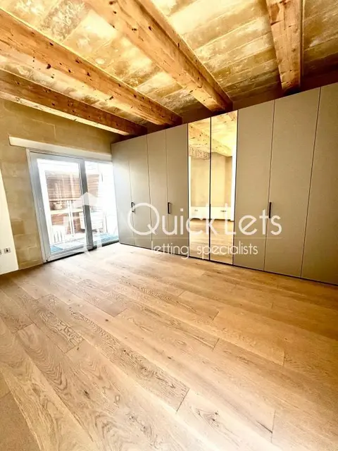 8 bedroom Townhouse to rent in Valletta