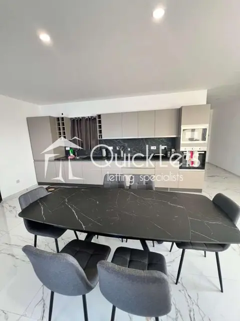 2 bedroom Penthouse to rent in Xghajra