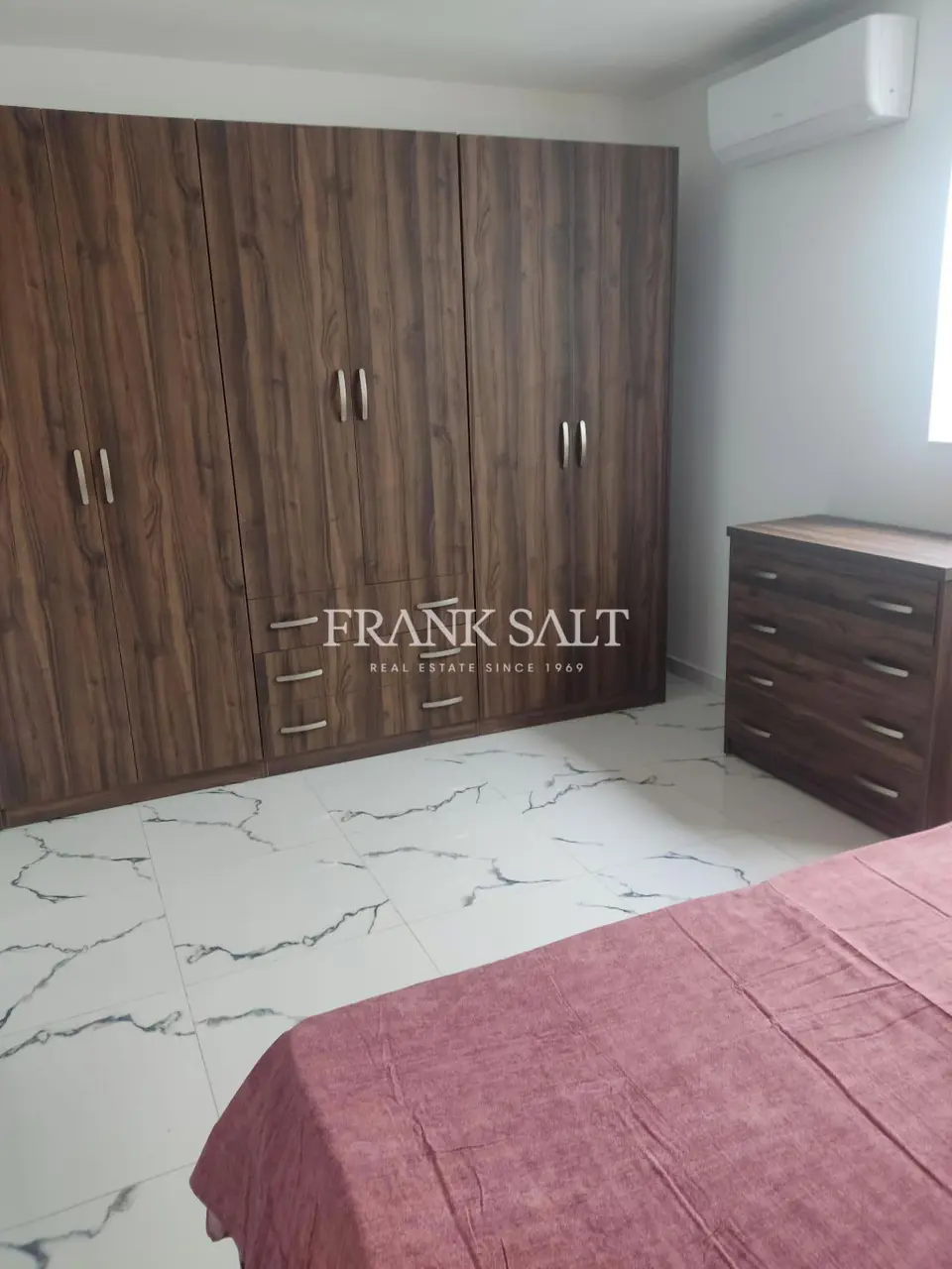 Gharghur, Furnished Penthouse