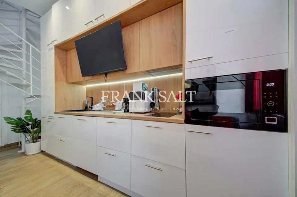 Victoria Furnished Townhouse