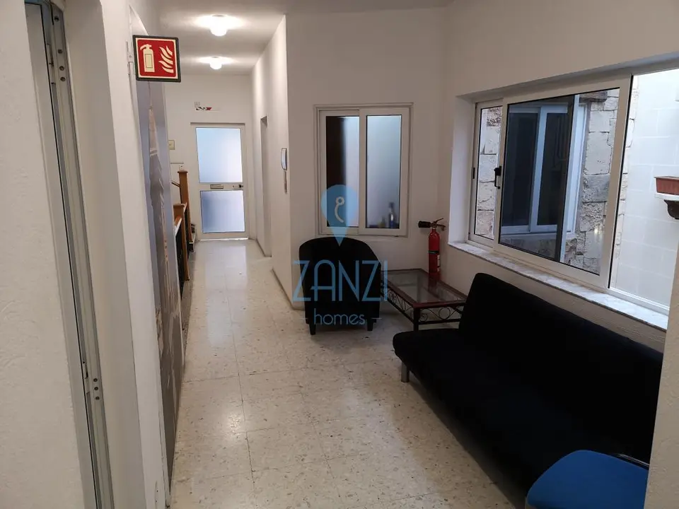 Office for sale in San Gwann
