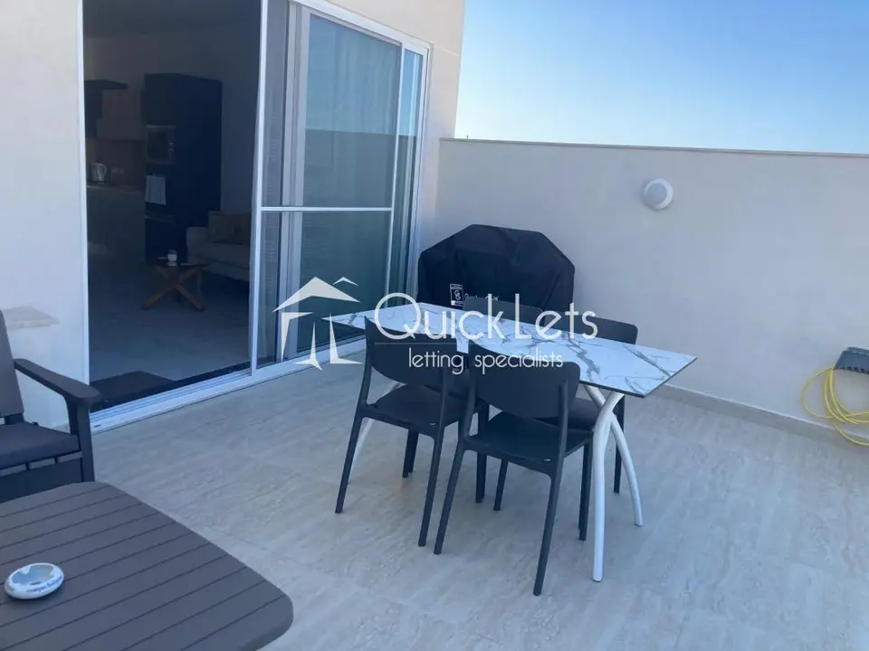 2 bedroom Penthouse to rent in San Gwann