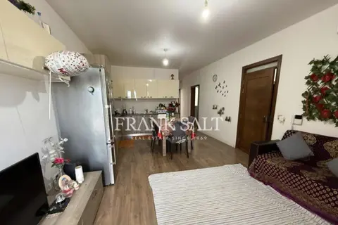 1 Bedroom Penthouse For Sale in Attard