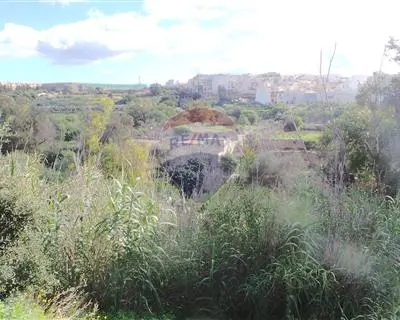 2 bedroom Farmhouse for sale in Paola