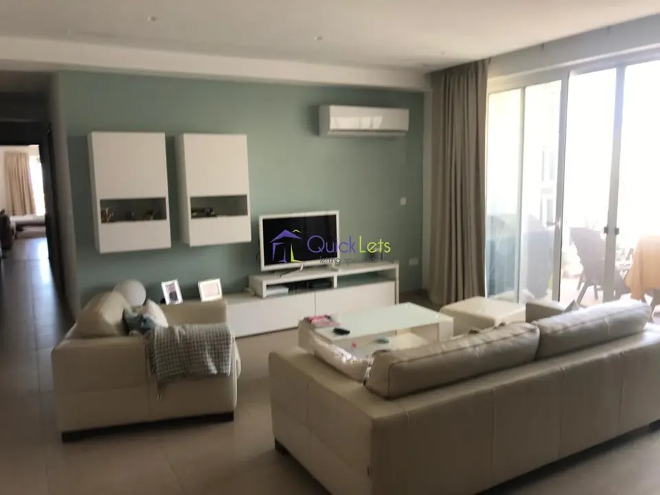 3 bedroom Apartment to rent in Pembroke