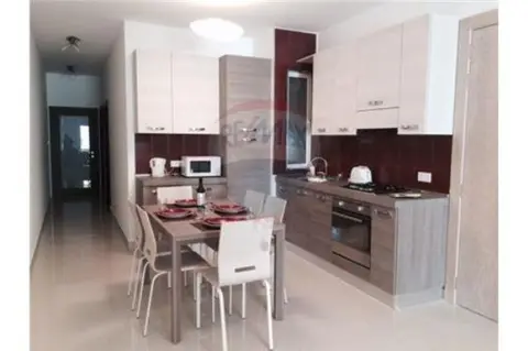 2 bedroom Apartment to rent in Gzira