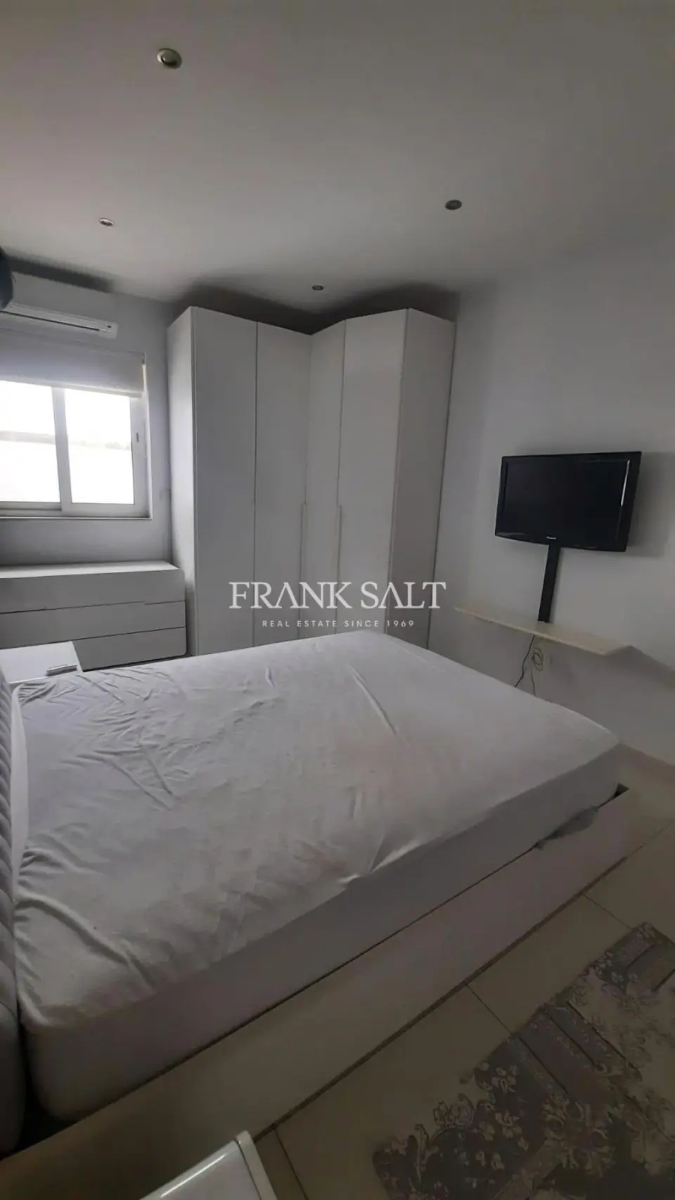 Bahar ic-Caghaq, Apartment
