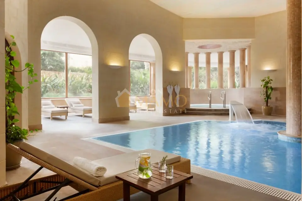 Elegant Apartment with Pool & Balcony