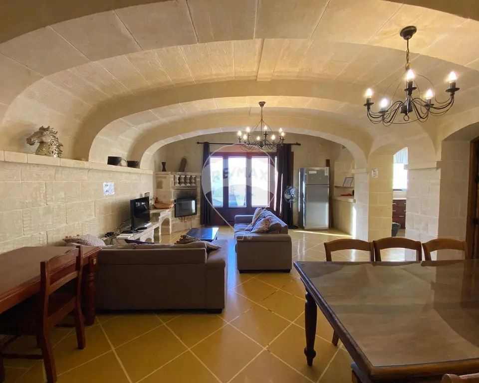 6 bedroom House of Character to rent in Gozo - Gharb