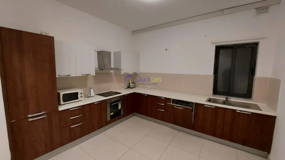 3 bedroom Penthouse to rent in St. Julians