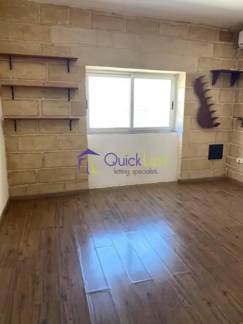 4 bedroom Semi Detached Villa  to rent in San Gwann