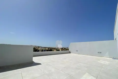 3 Bedroom Penthouse To Rent in Attard