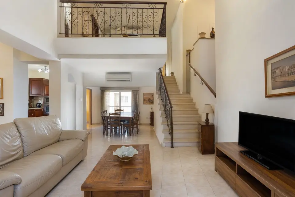 2-bed maisonette to rent in Gzira