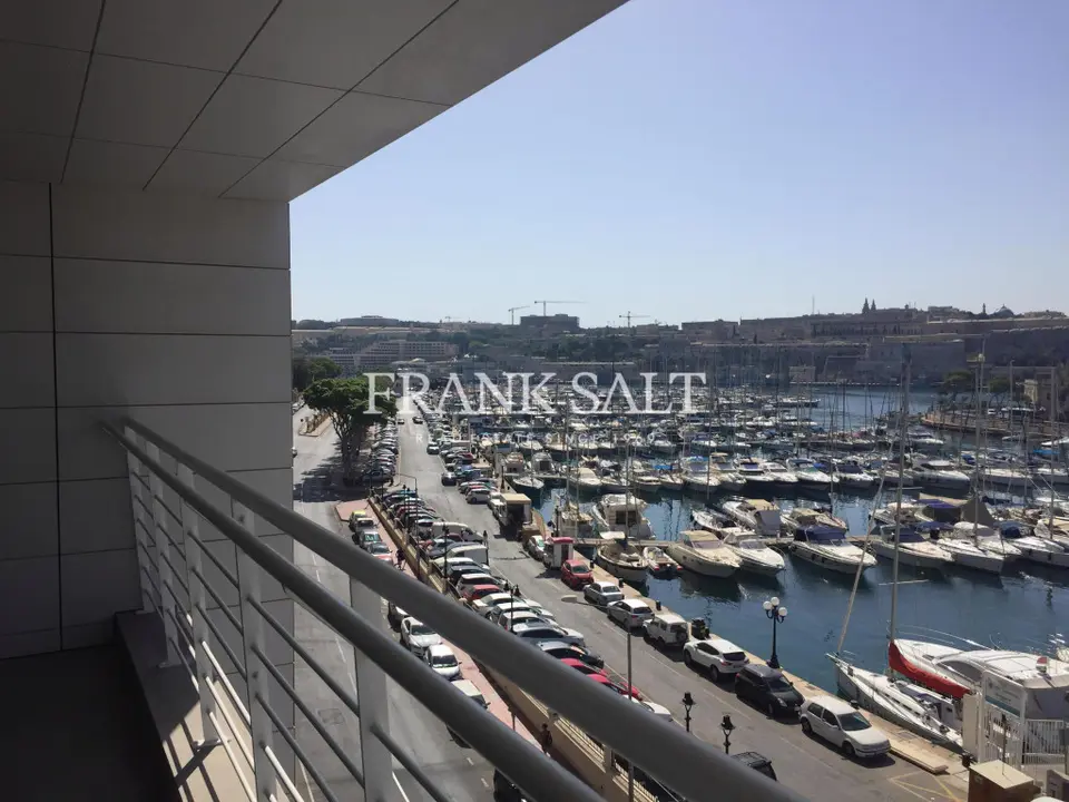 3 bedroom Apartment to rent in Ta' Xbiex